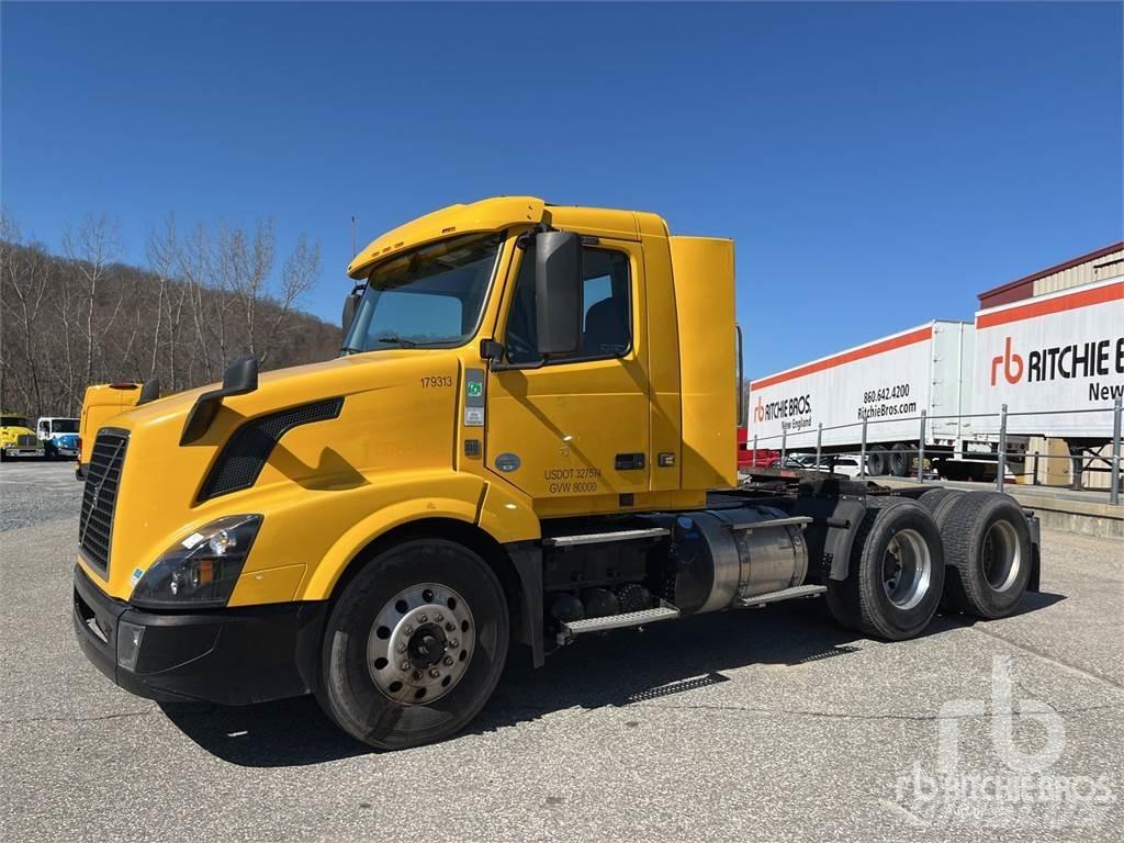 Volvo VNL300 Тягачі