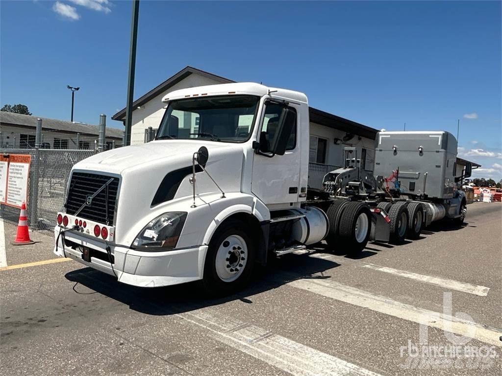 Volvo VNL300 Тягачі