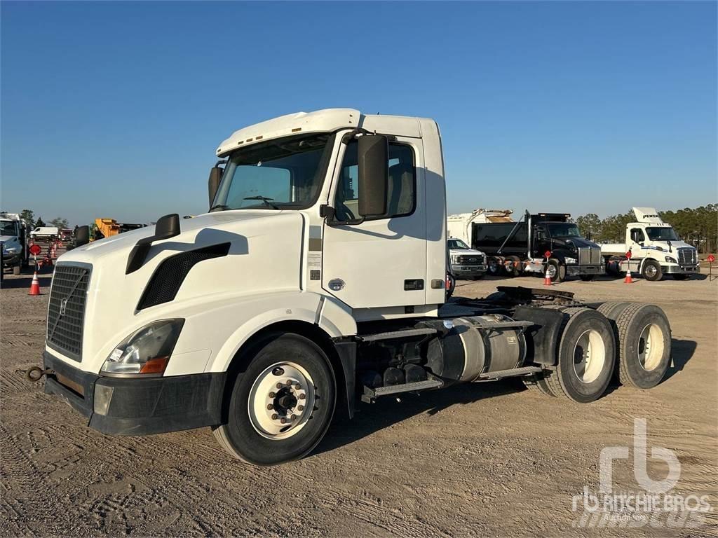 Volvo VNL300 Тягачі