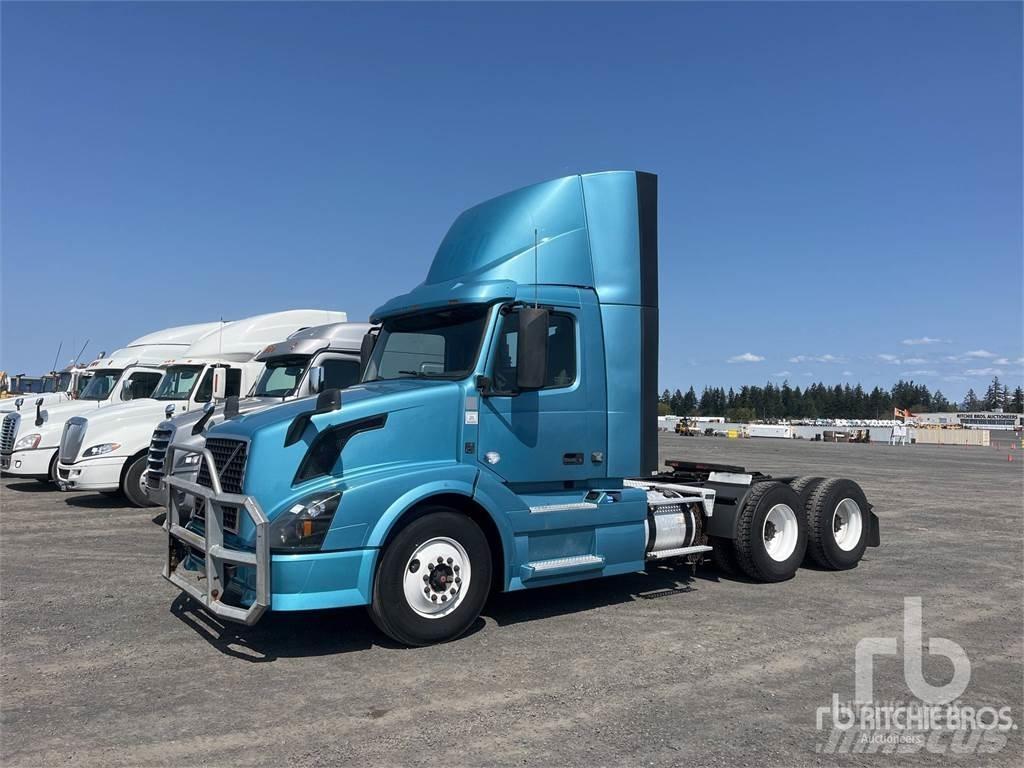 Volvo VNL300 Тягачі