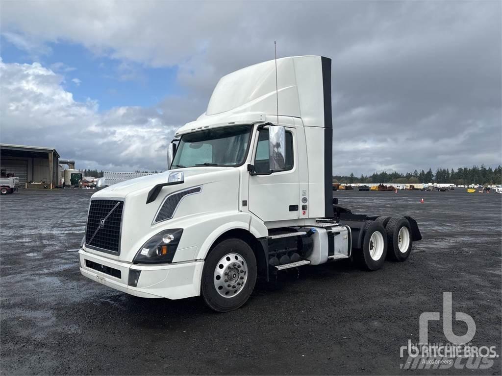 Volvo VNL300 Тягачі