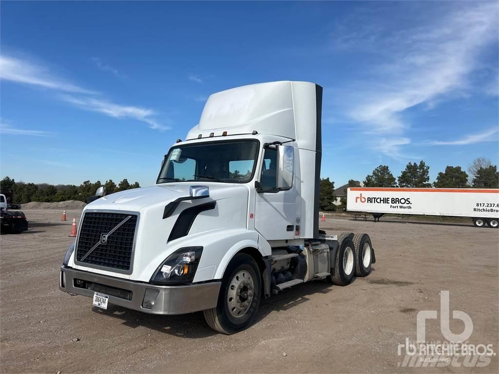 Volvo VNL300 Тягачі