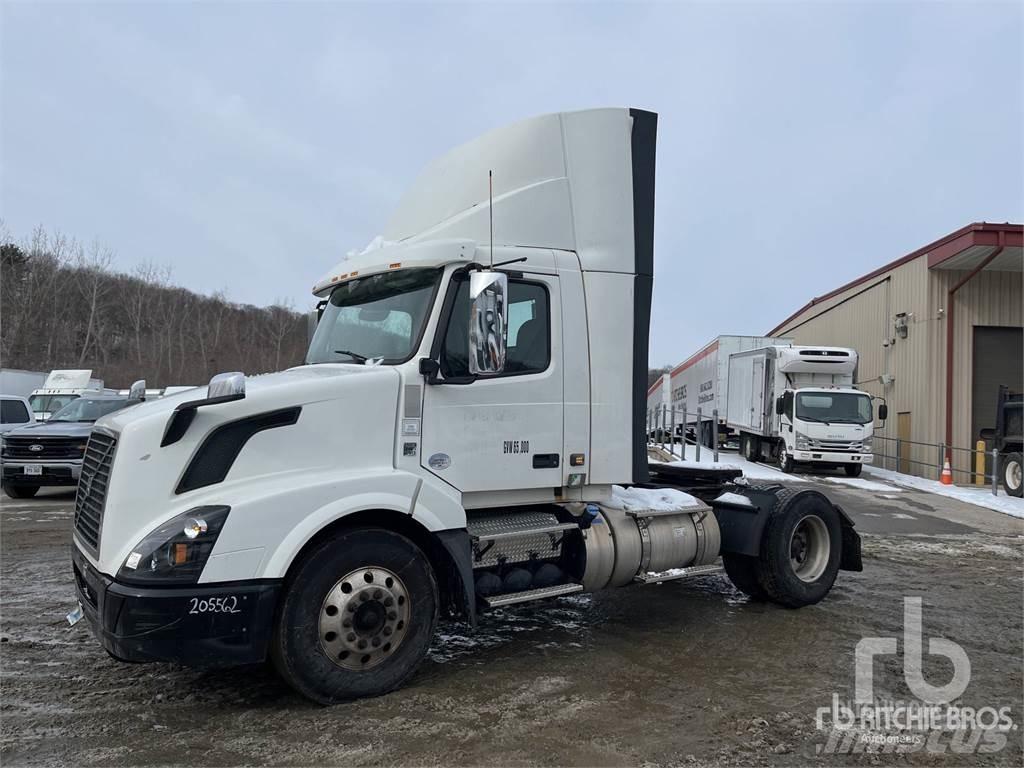 Volvo VNL300 Тягачі