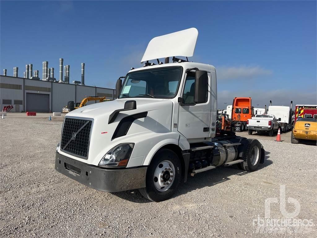 Volvo VNL300 Тягачі
