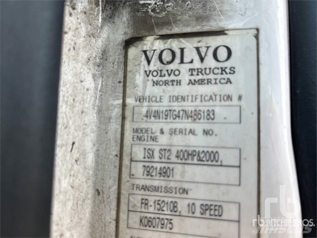 Volvo VNL42T Тягачі
