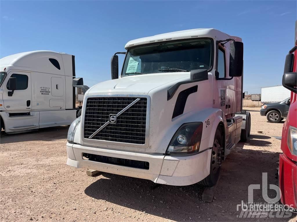 Volvo VNL630 Тягачі