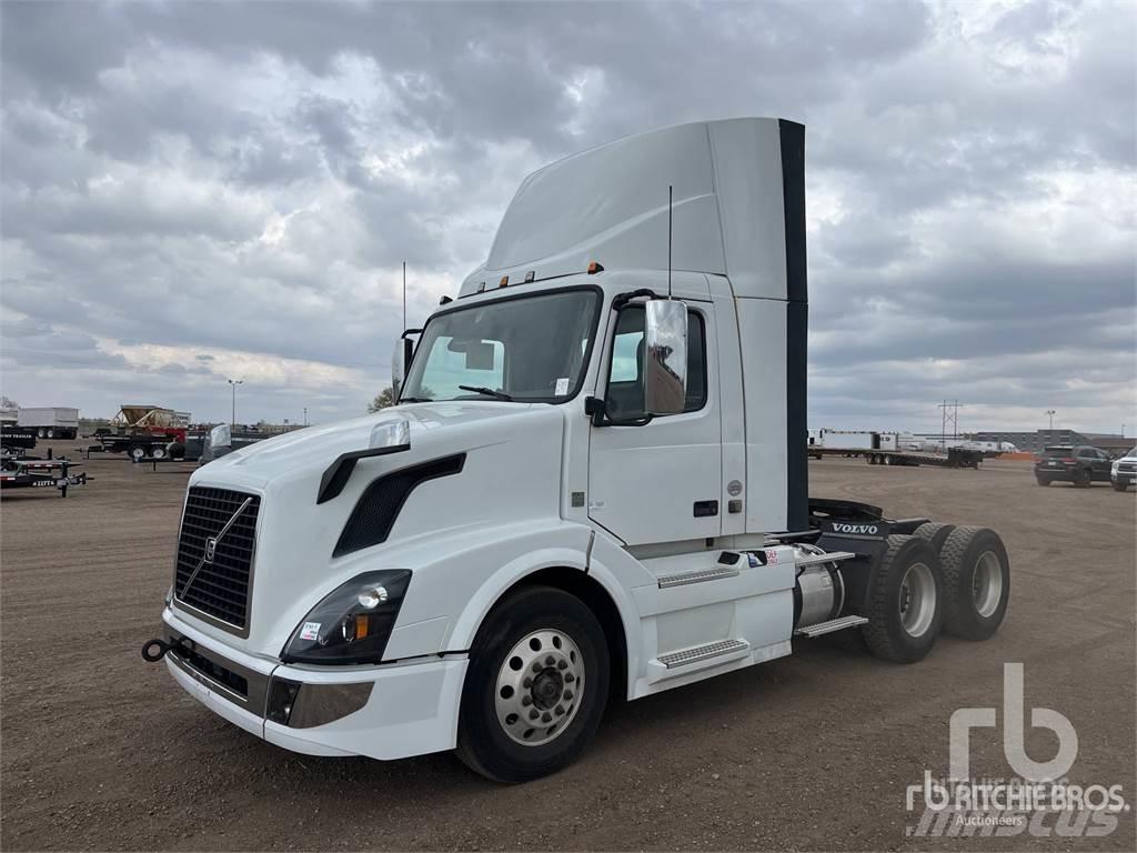 Volvo VNL64 Тягачі