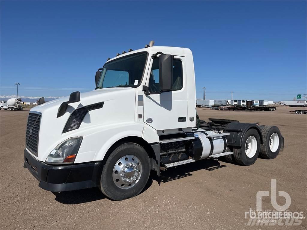 Volvo VNL64300 Тягачі