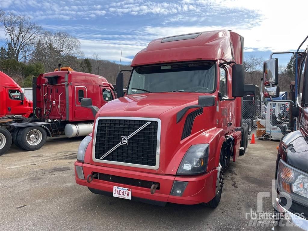 Volvo VNL670 Тягачі