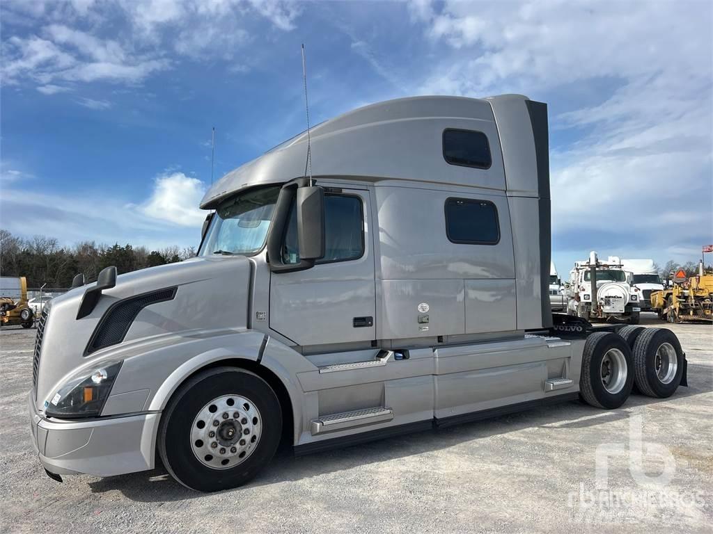 Volvo VNL780 Тягачі