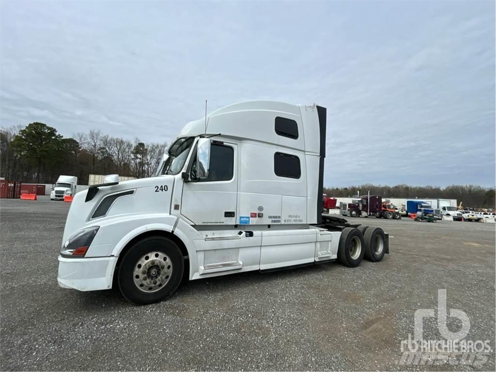 Volvo VNL780 Тягачі