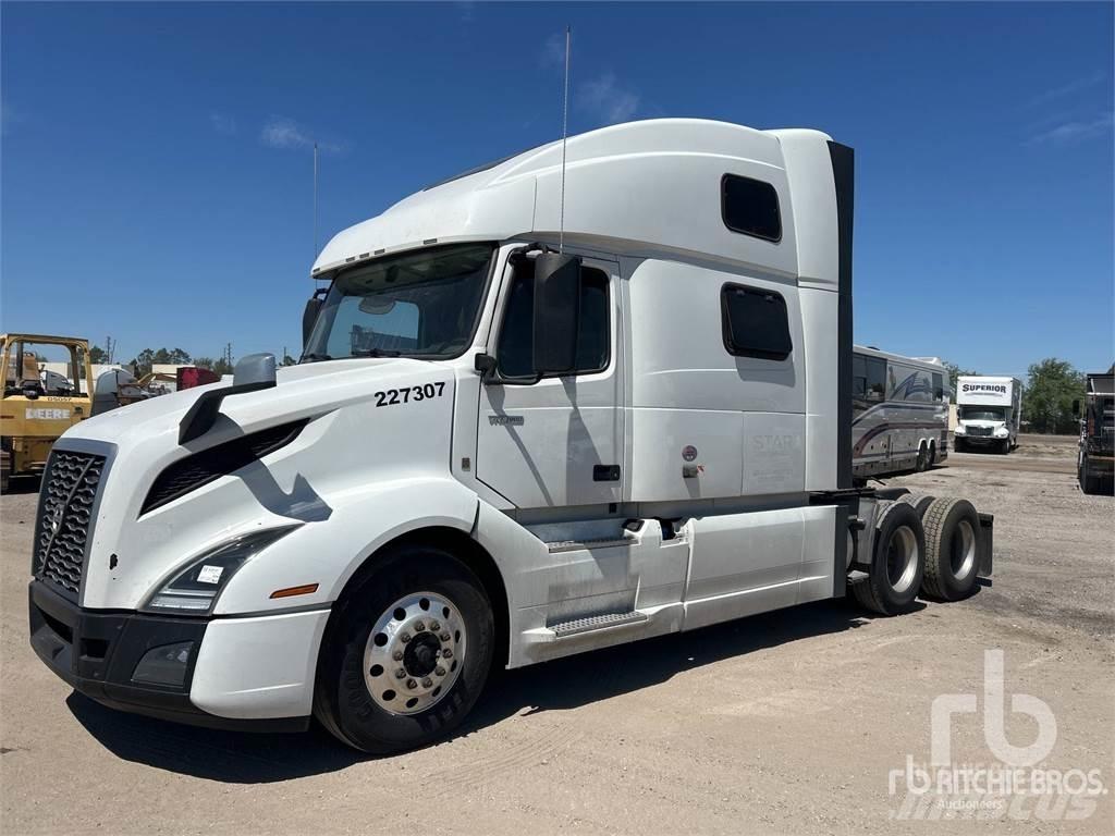 Volvo VNL860 Тягачі