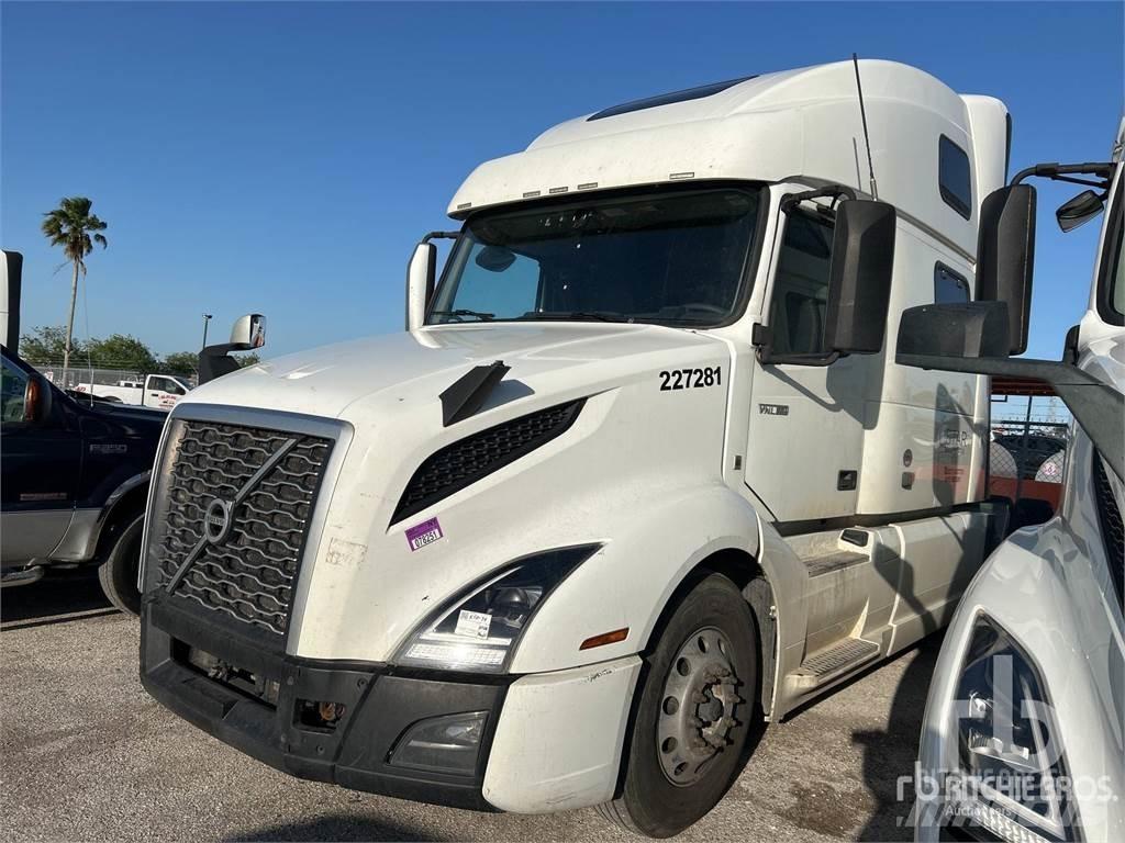 Volvo VNL860 Тягачі