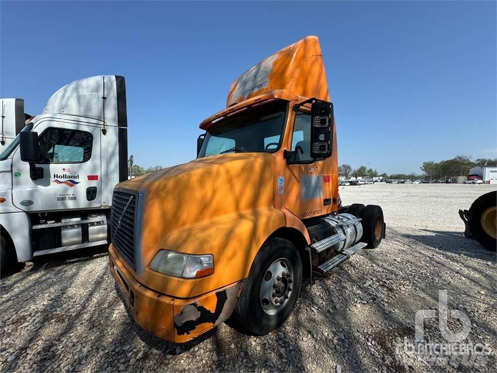 Volvo VNM Тягачі