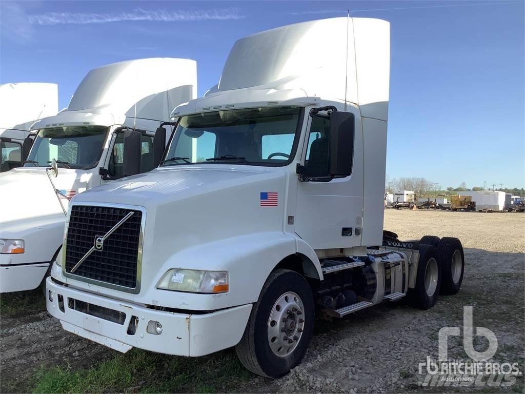 Volvo VNM Тягачі