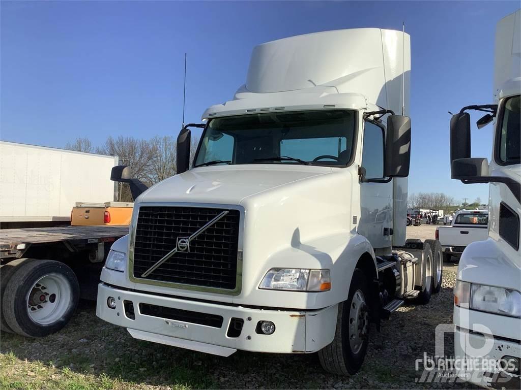 Volvo VNM Тягачі