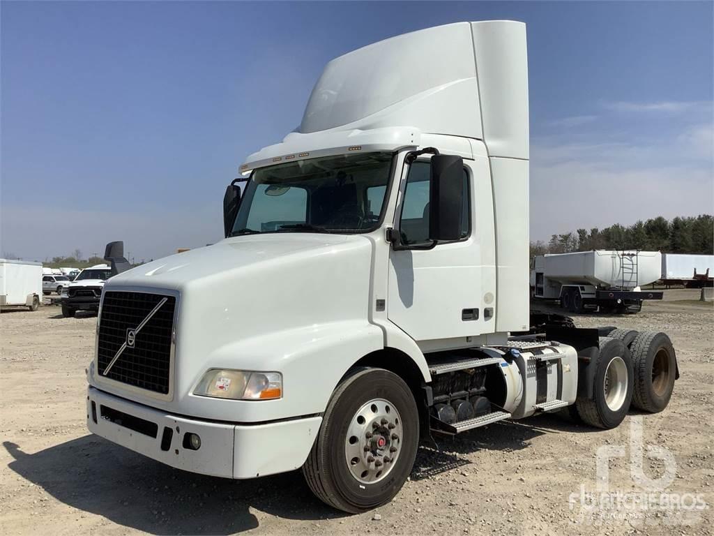 Volvo VNM Тягачі