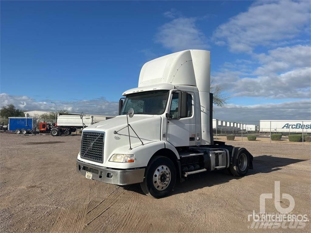 Volvo VNM Тягачі