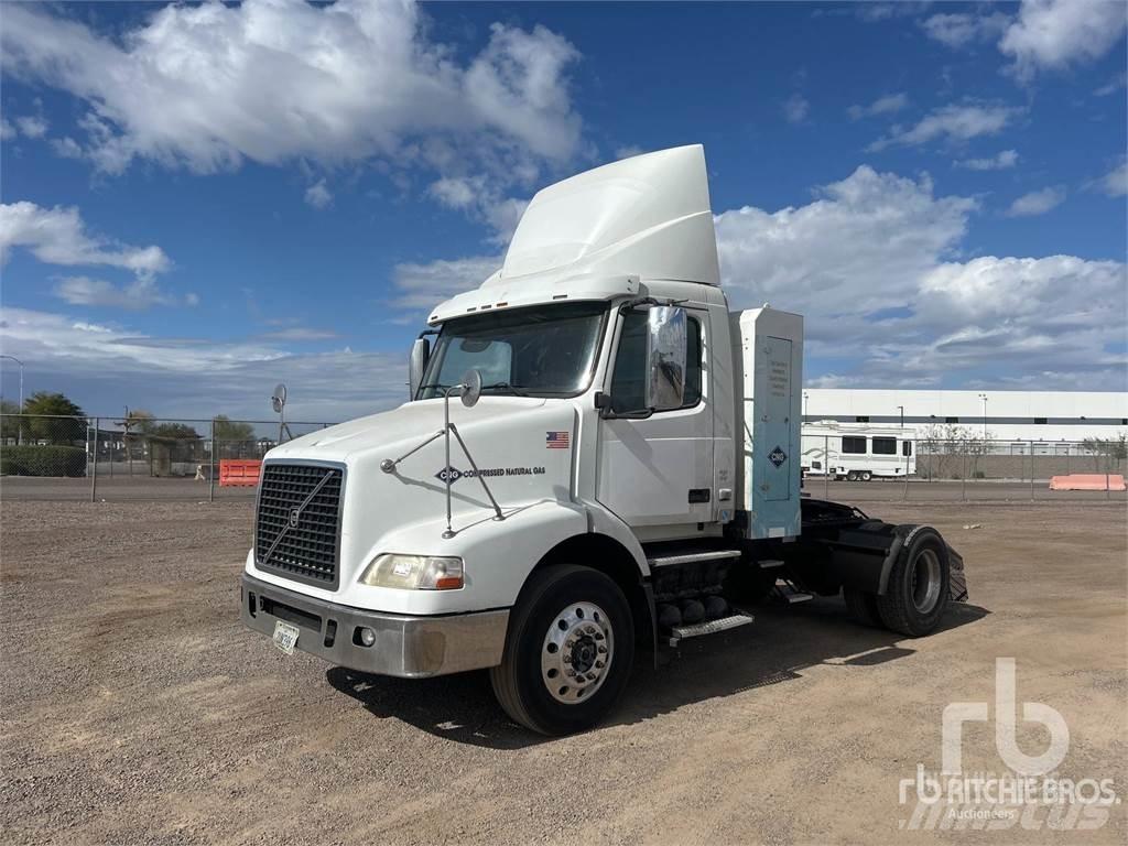 Volvo VNM Тягачі