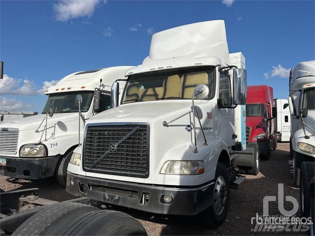 Volvo VNM Тягачі
