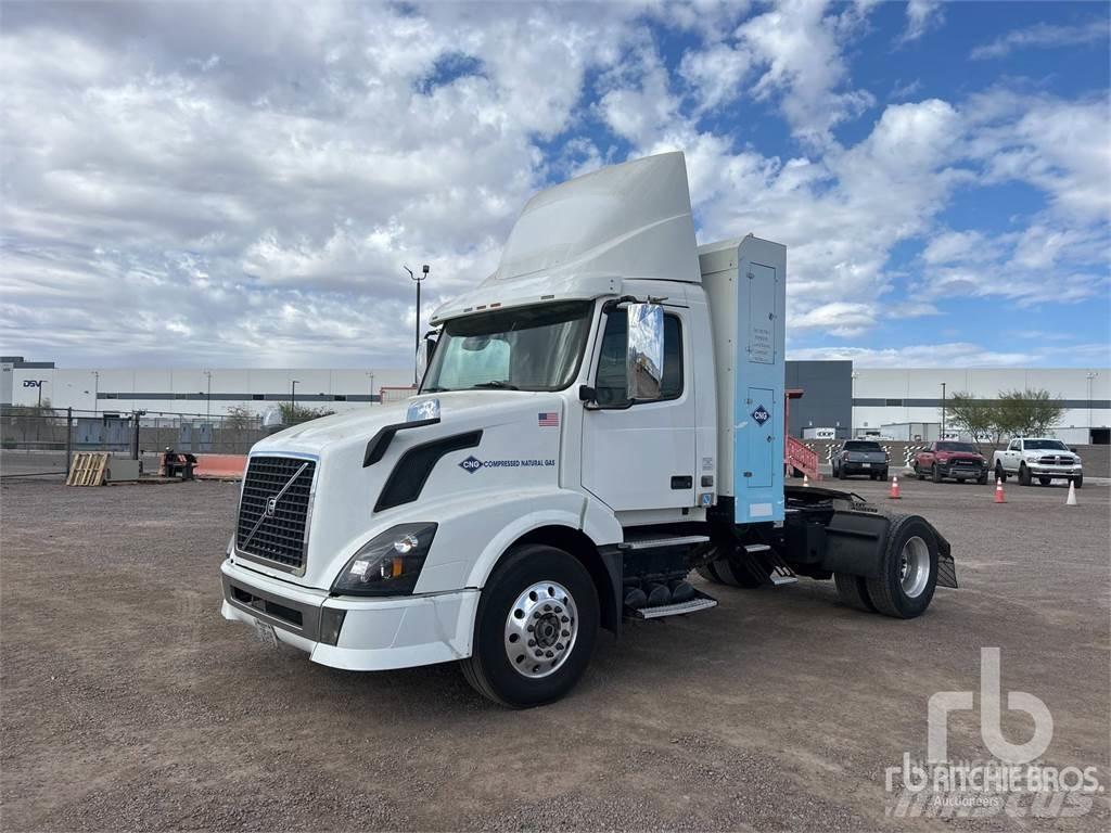 Volvo VNM Тягачі