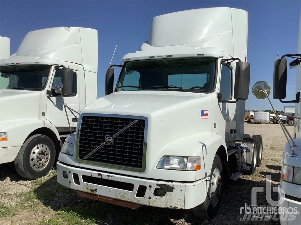 Volvo VNM Тягачі