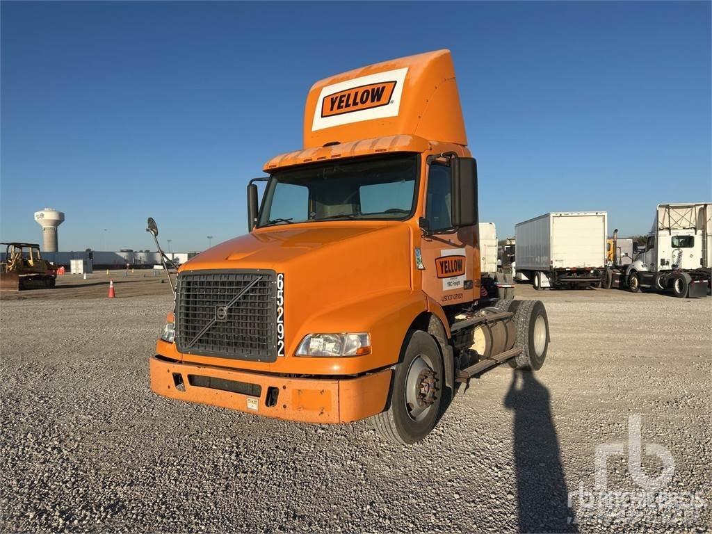 Volvo VNM200 Тягачі