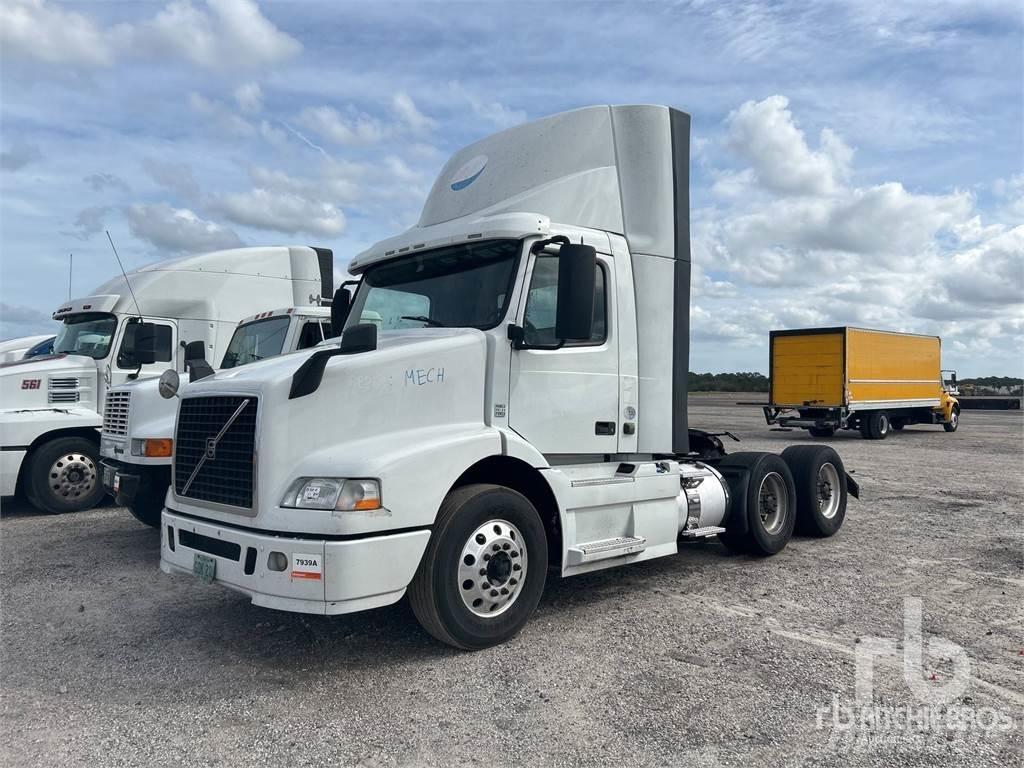 Volvo VNM200 Тягачі