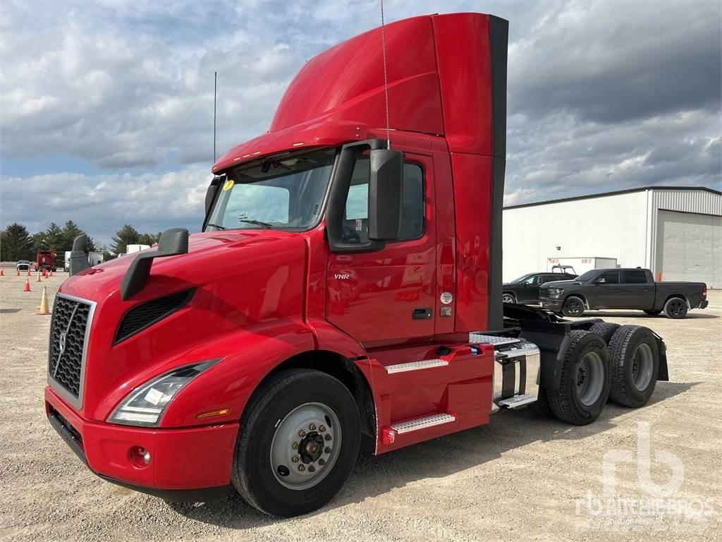 Volvo VNR Тягачі