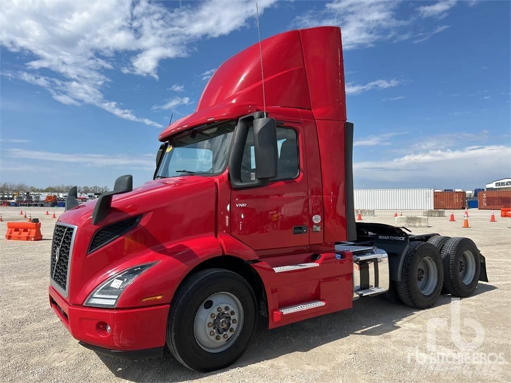Volvo VNR Тягачі