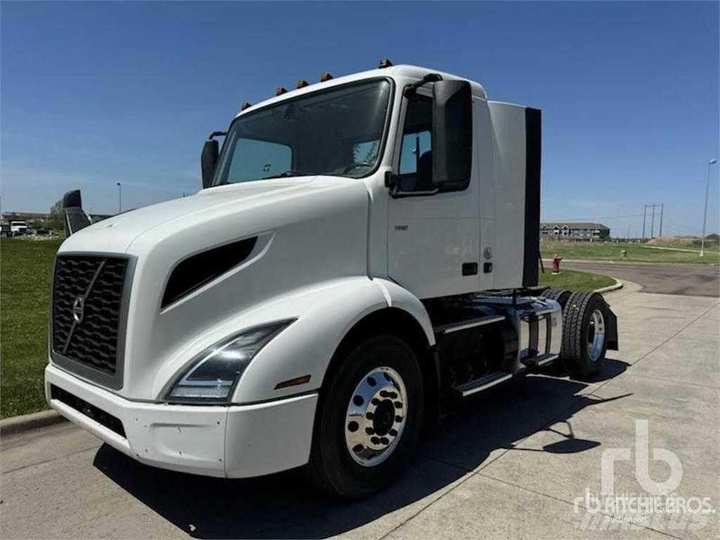 Volvo VNR Тягачі