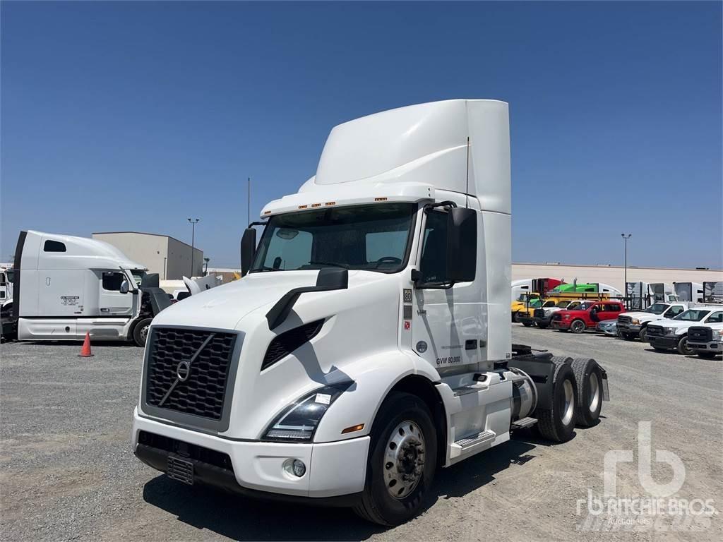 Volvo VNR300 Тягачі