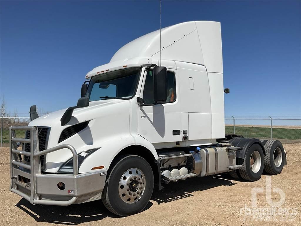 Volvo VNR64T400 Тягачі