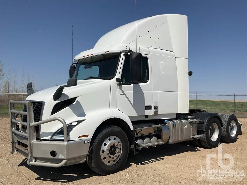 Volvo VNR64T400 Тягачі