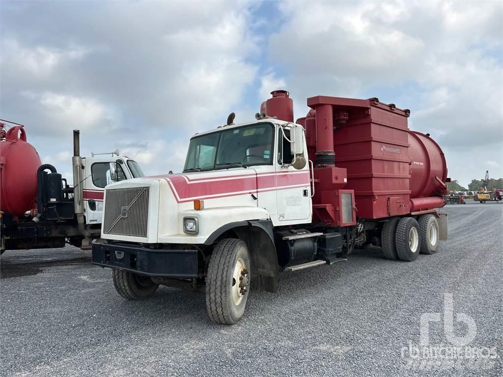 Volvo WG Комбі/Вакуумні вантажівки