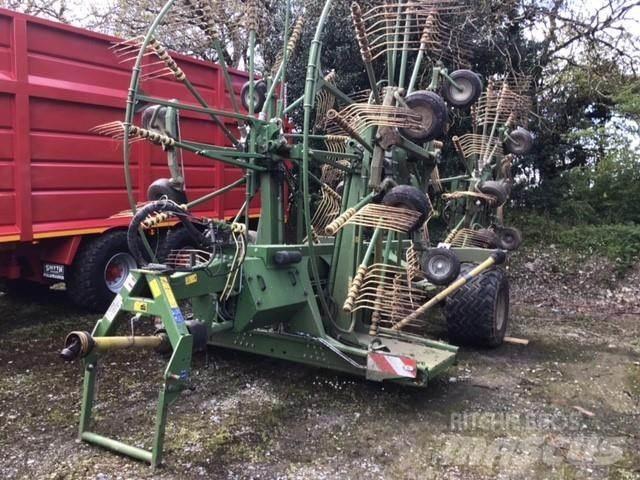 Krone 1400+ Граблі і сінозворушувачі
