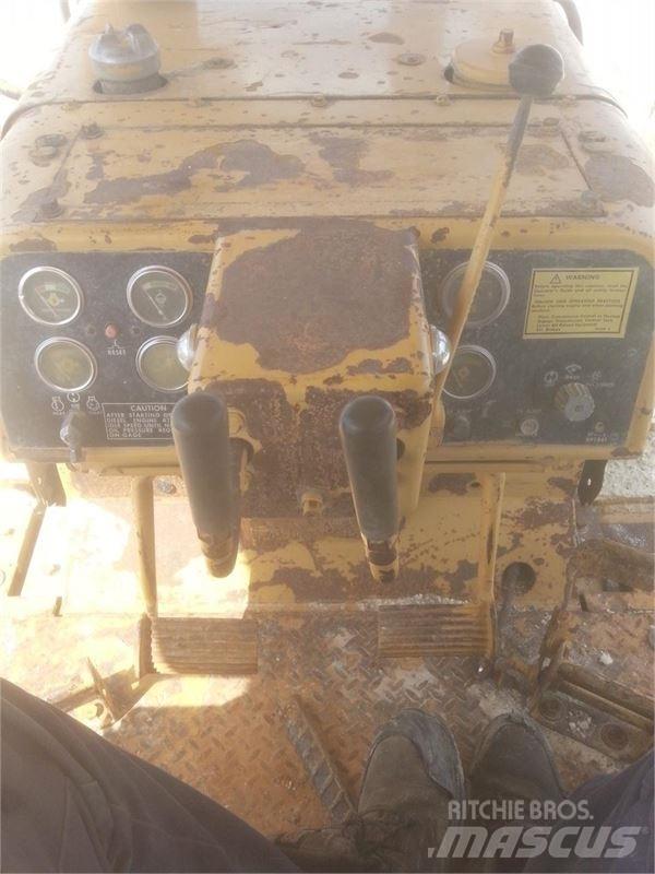 CAT D6D LGP Гусеничні бульдозери