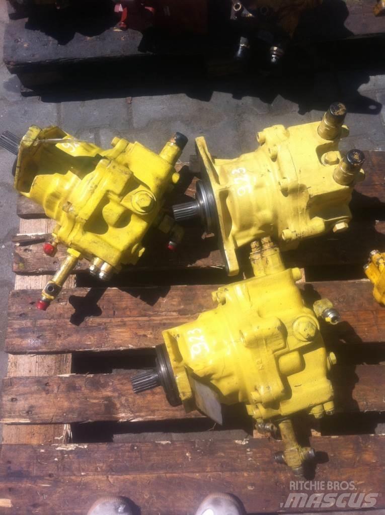 Komatsu E2156297 Двигуни