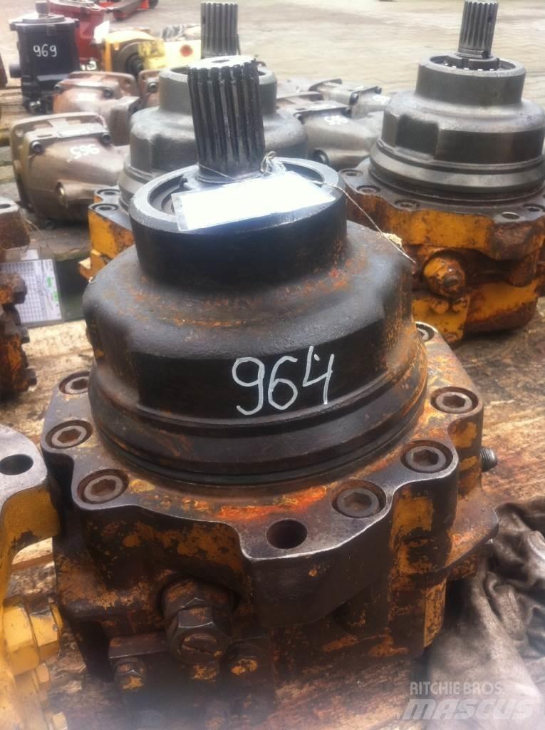 Komatsu MB90 Двигуни
