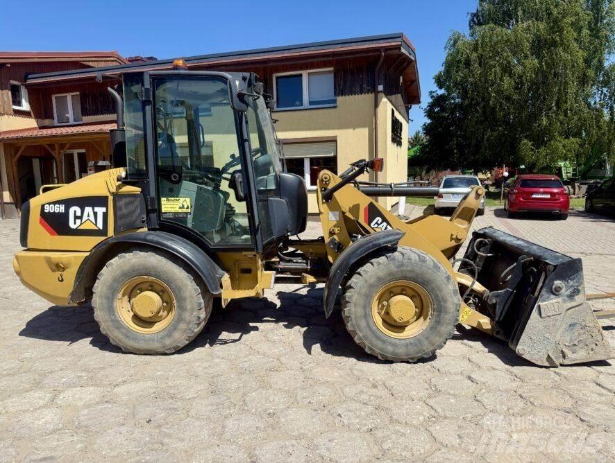 CAT 906H Фронтальні навантажувачі
