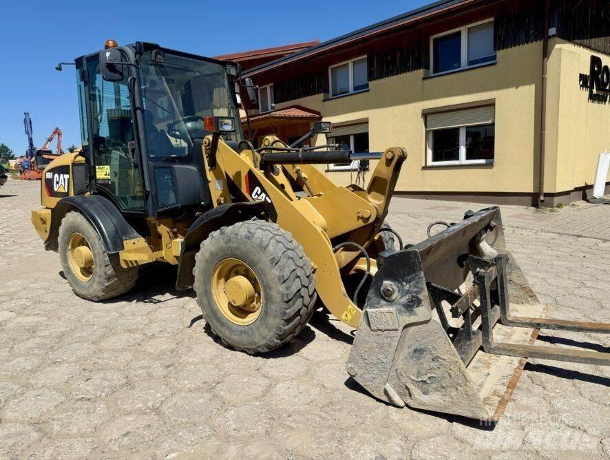 CAT 906H Фронтальні навантажувачі