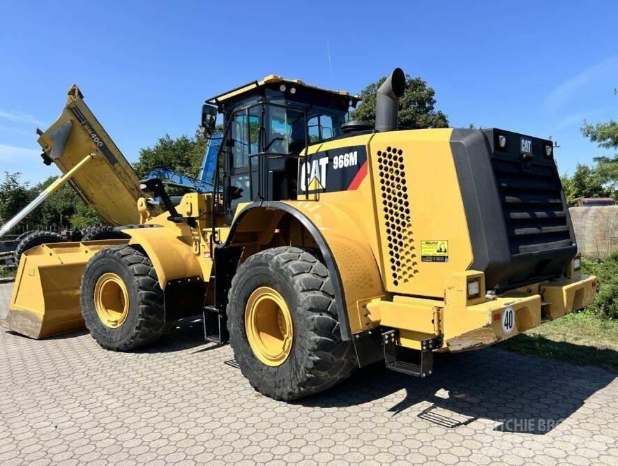 CAT 966M Фронтальні навантажувачі
