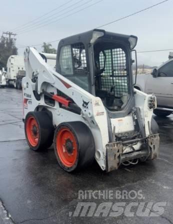 Bobcat S770 Міні-навантажувачі