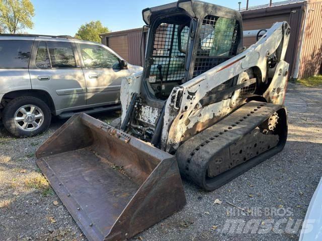 Bobcat T750 Гусеничні вантажники