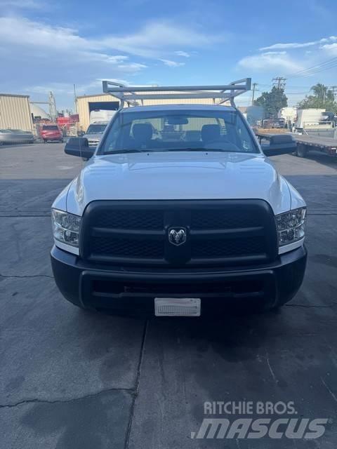 Dodge Ram 2500 Евакуатори