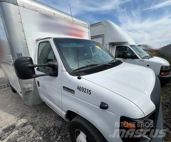 Ford E-350 Фургони