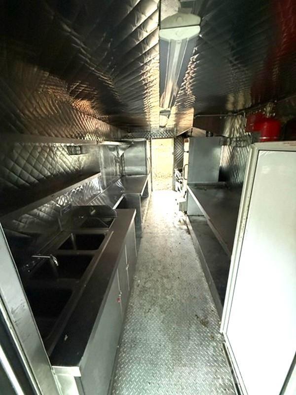 Ford E-350 Фургони