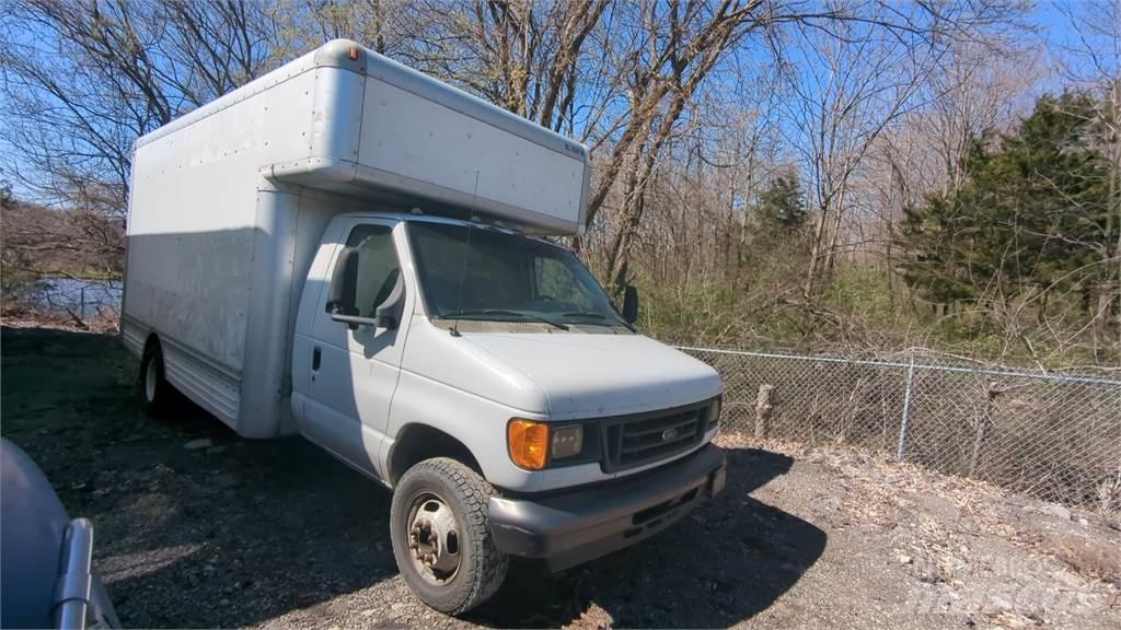 Ford E450 Фургони