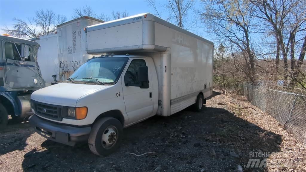 Ford E450 Фургони