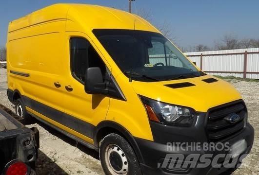Ford Transit 250 Вантажівки / спеціальні